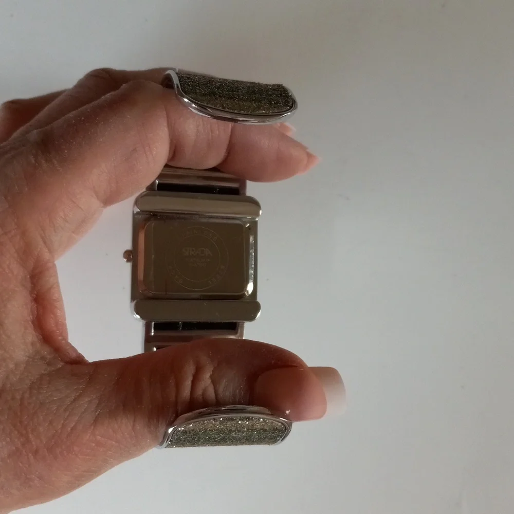 2 Strada Cuff Women's Watches. - Picture 7 of 7